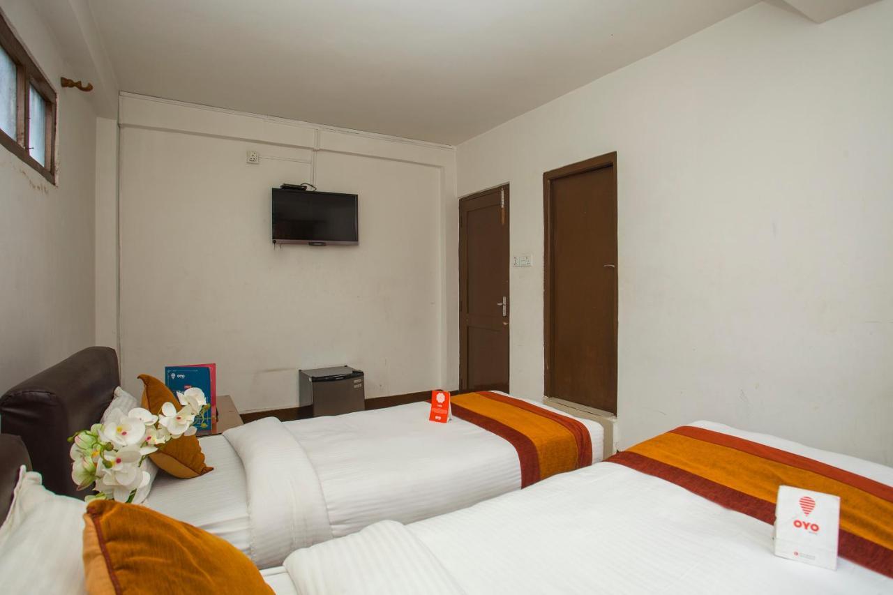 Oyo 104 Hotel Baltic Inn 카트만두 외부 사진