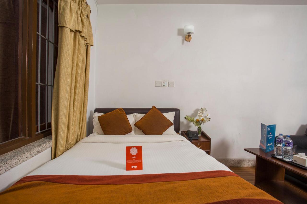 Oyo 104 Hotel Baltic Inn 카트만두 외부 사진