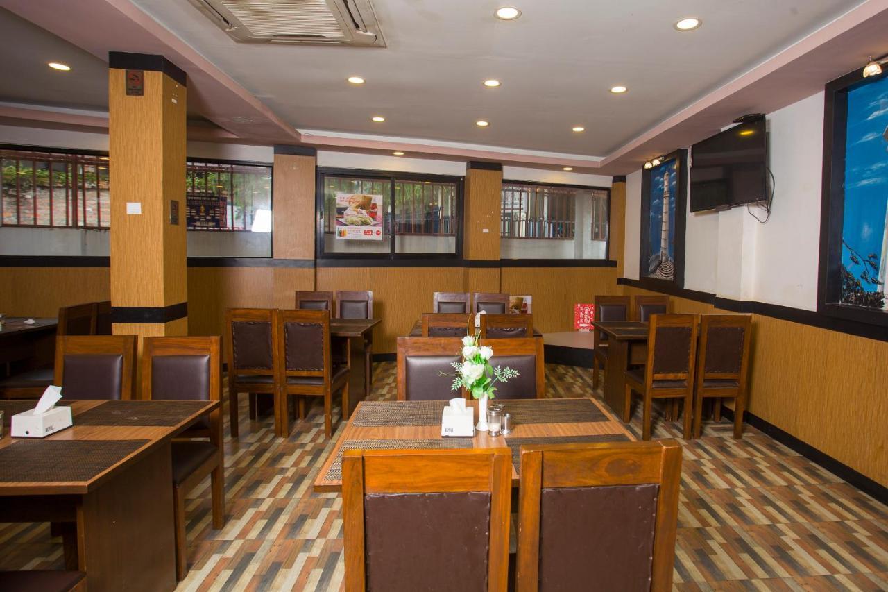 Oyo 104 Hotel Baltic Inn 카트만두 외부 사진