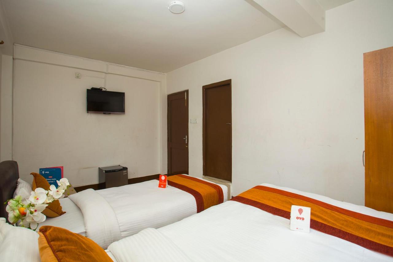 Oyo 104 Hotel Baltic Inn 카트만두 외부 사진