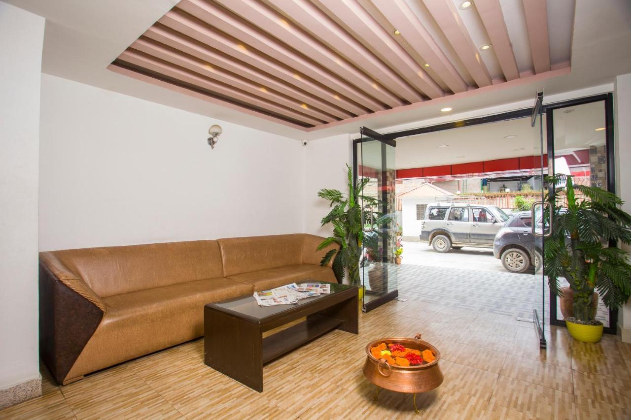Oyo 104 Hotel Baltic Inn 카트만두 외부 사진