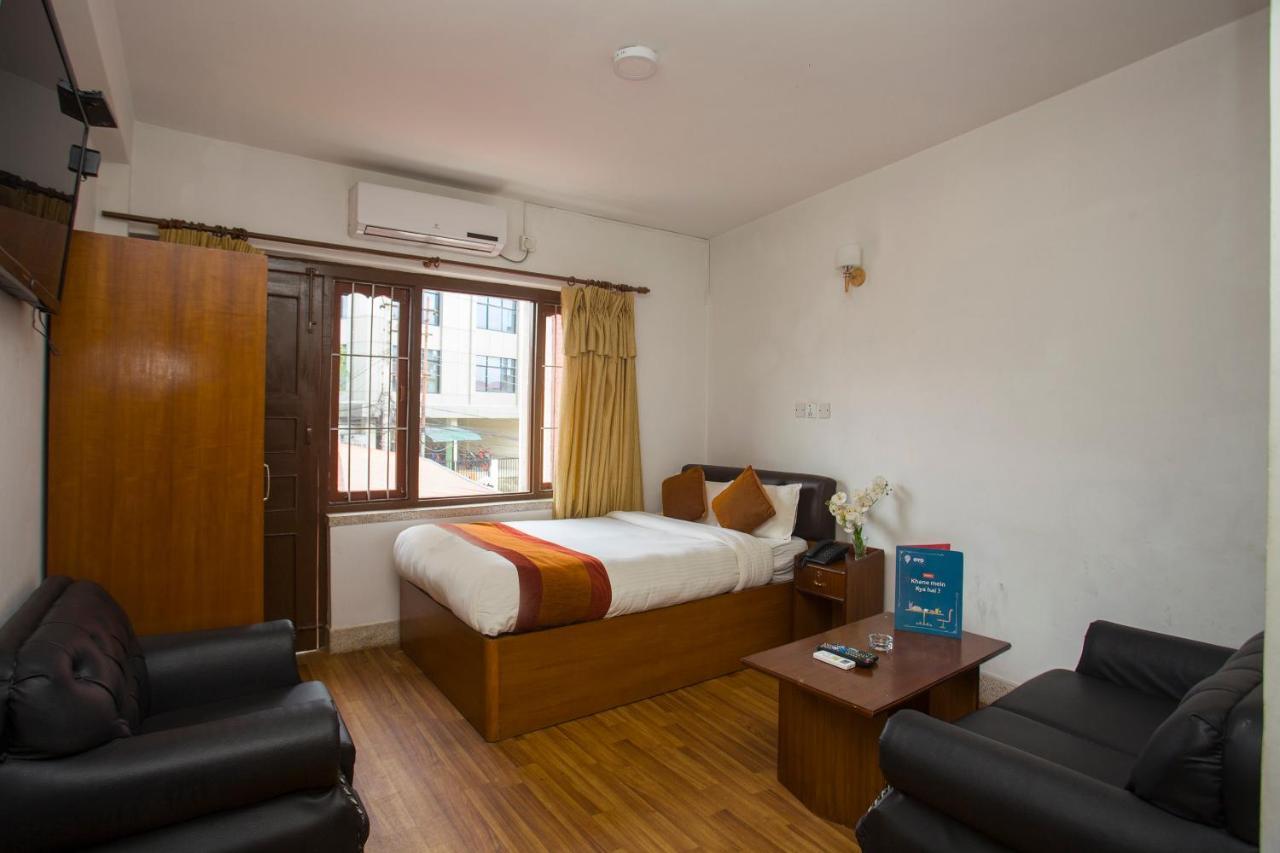 Oyo 104 Hotel Baltic Inn 카트만두 외부 사진