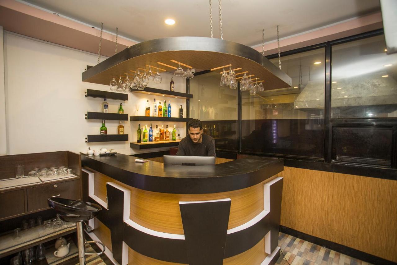 Oyo 104 Hotel Baltic Inn 카트만두 외부 사진